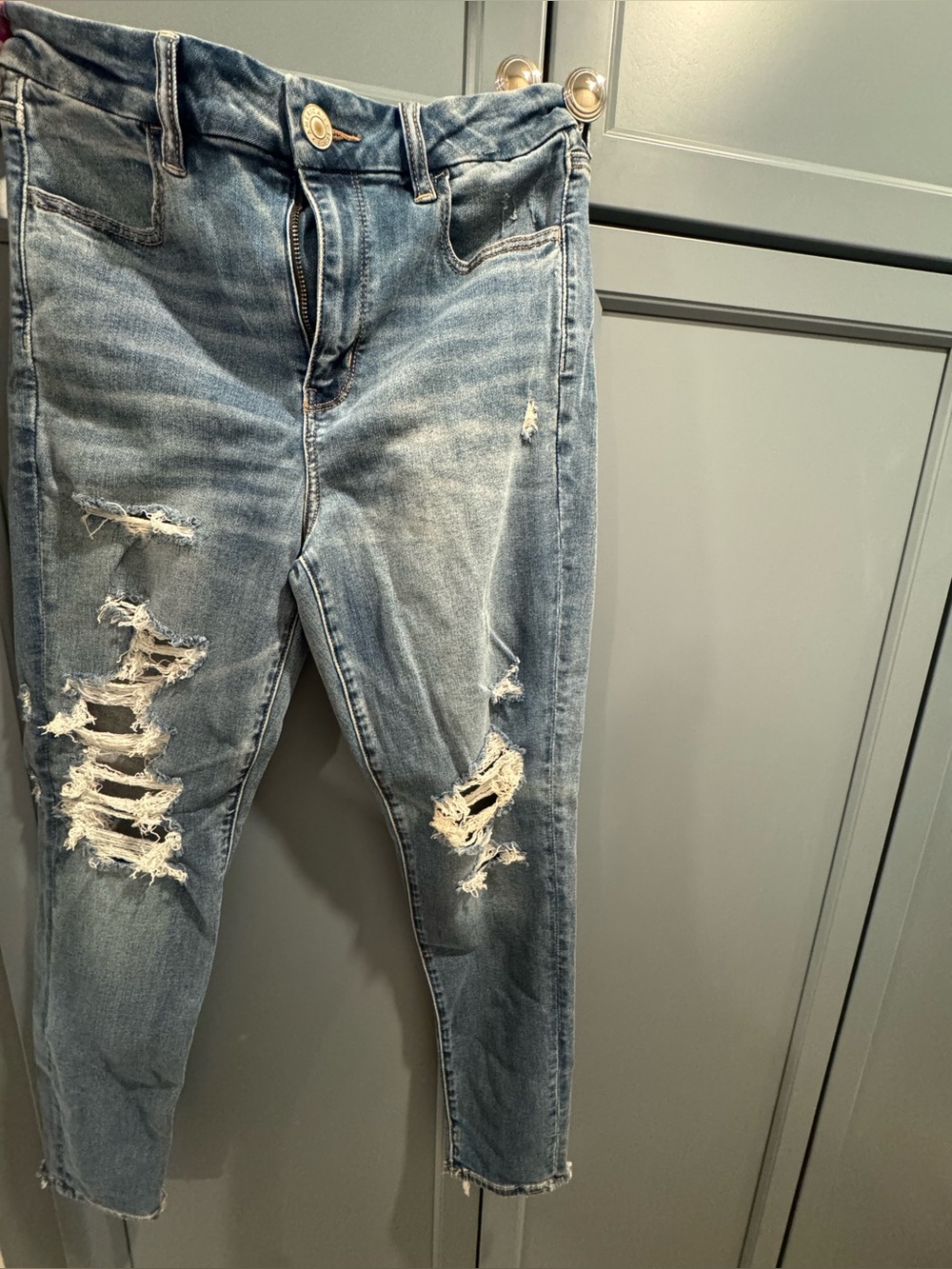 American Eagle Outfitters Light Blue Distressed Ankle Jeans